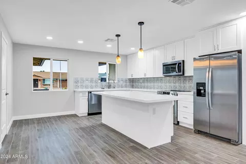10602 W Cumberland Dr, Sun City, AZ 85351