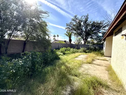Exterior - 1237 E Sequoia Dr, Phoenix, AZ 85024 photo 2 of 4