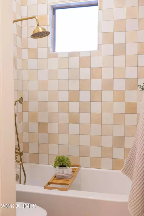 Bath - 3519 E Bridgeport Pkwy, Gilbert, AZ 85295 photo 7 of 11