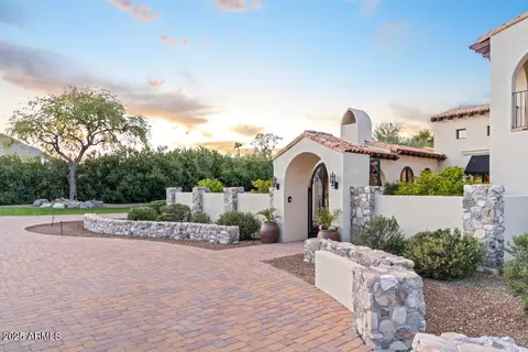 8243 N Mockingbird Ln, Paradise Valley, AZ 85253
