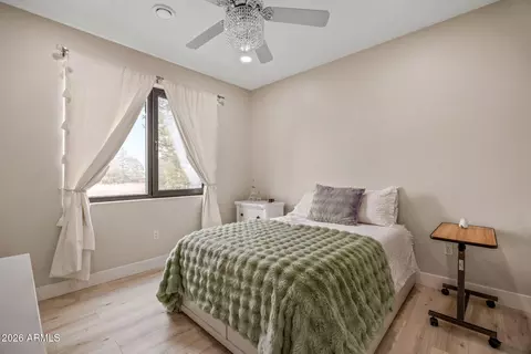 Bedroom - 2270 Spitfire Cir, Overgaard, AZ 85933 photo 5 of 6