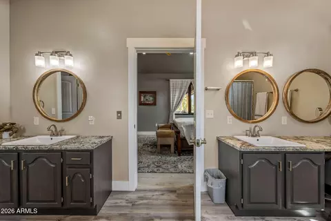 Bath - 2270 Spitfire Cir, Overgaard, AZ 85933 photo 3 of 6