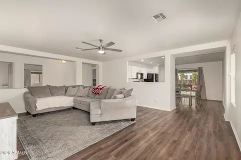 8806 S 9th St, Phoenix, AZ 85042 photo 5