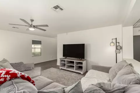 8806 S 9th St, Phoenix, AZ 85042 photo 6