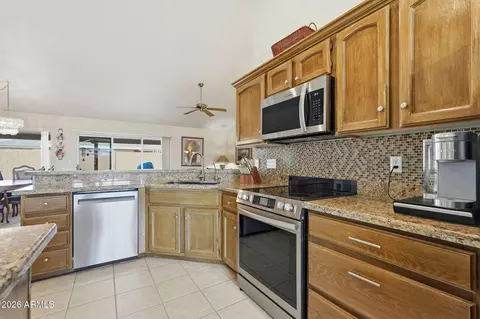 Kitchen - 7838 E Nopal Ave, Mesa, AZ 85209 photo 4 of 4