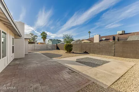 Exterior - 7620 W Wolf St, Phoenix, AZ 85033 photo 8 of 8