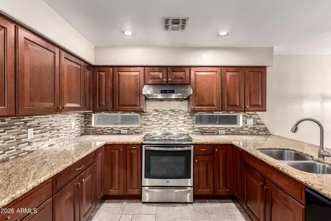 Kitchen - 886 W Windhaven Ave, Gilbert, AZ 85233 photo 2 of 3