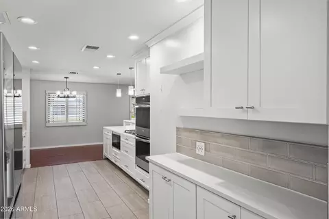 Kitchen - 3601 E Fairmount Ave, Phoenix, AZ 85018 photo 3 of 4