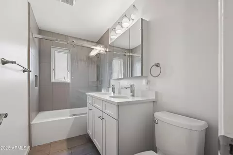 Bath - 3601 E Fairmount Ave, Phoenix, AZ 85018 photo 1 of 2