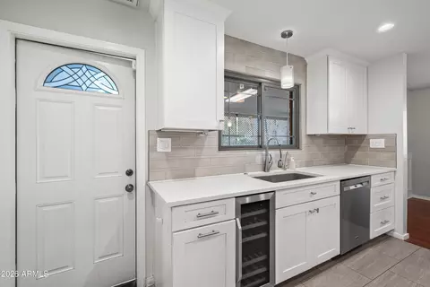 Kitchen - 3601 E Fairmount Ave, Phoenix, AZ 85018 photo 4 of 4