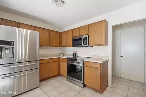 Kitchen - 2546 E Camellia Dr, Gilbert, AZ 85296 photo 5 of 5