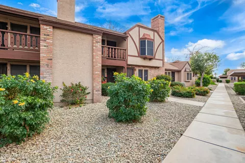 8111 W Wacker Rd #13, Peoria, AZ 85381