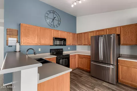 Kitchen - 2056 E San Tan Ct, Gilbert, AZ 85296 photo 4 of 6