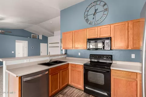 Kitchen - 2056 E San Tan Ct, Gilbert, AZ 85296 photo 3 of 6