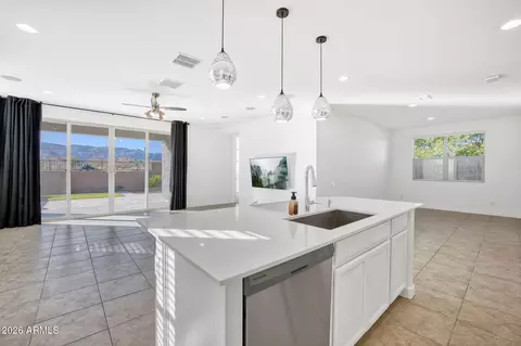1313 E Glass Ln, Phoenix, AZ 85042 photo 10
