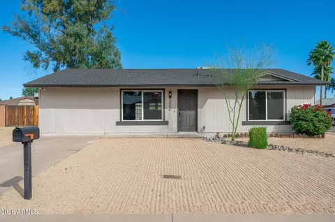 3556 E Helena Dr, Phoenix, AZ 85032