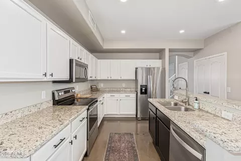 Kitchen - 5333 E Harmony Ave, Mesa, AZ 85206 photo 2 of 4