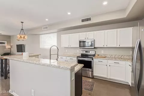 Kitchen - 5333 E Harmony Ave, Mesa, AZ 85206 photo 3 of 4