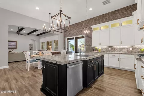 Kitchen - 4282 Estrella Ct, Gilbert, AZ 85296 photo 4 of 8