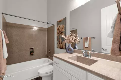 Bath - 4282 Estrella Ct, Gilbert, AZ 85296 photo 2 of 5