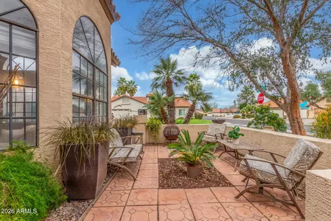 Exterior - 18 S Silverado St, Gilbert, AZ 85296 photo 2 of 3