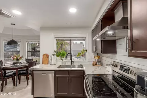 Kitchen - 18 S Silverado St, Gilbert, AZ 85296 photo 2 of 2