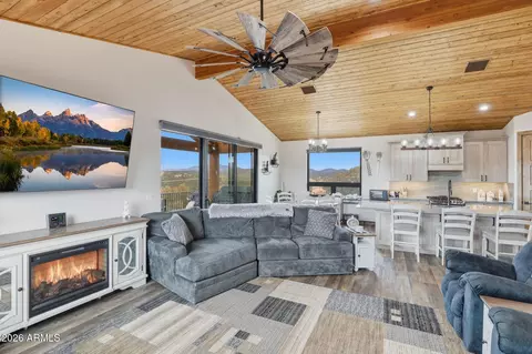 Living - 210 N Valley Rd, Payson, AZ 85541 photo 2 of 2