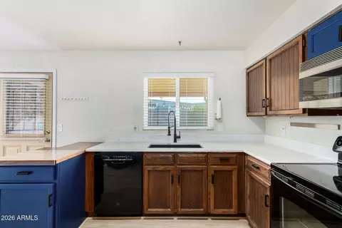 Kitchen - 2323 E Kathleen Rd, Phoenix, AZ 85022 photo 3 of 3