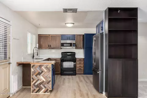 Kitchen - 2323 E Kathleen Rd, Phoenix, AZ 85022 photo 1 of 3
