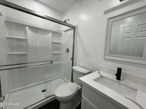 Bath - 4130 N Longview Ave, Phoenix, AZ 85014 photo 1 of 1
