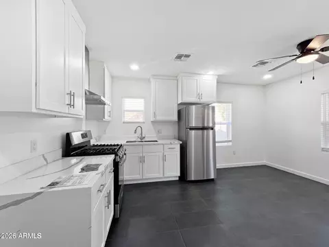 Kitchen - 4130 N Longview Ave, Phoenix, AZ 85014 photo 1 of 2