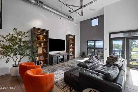 Living - 914 E Osborn Rd #403, Phoenix, AZ 85014 photo 3 of 7