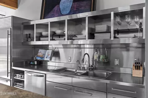 Kitchen - 914 E Osborn Rd #403, Phoenix, AZ 85014 photo 6 of 8