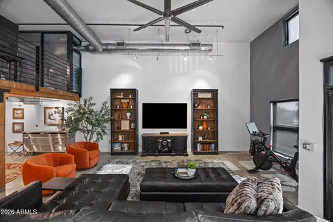 Living - 914 E Osborn Rd #403, Phoenix, AZ 85014 photo 7 of 7