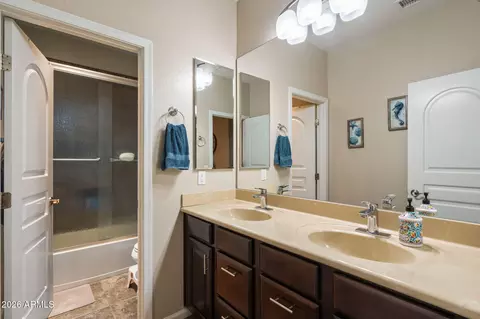 Bath - 3729 E Robin Ln, Phoenix, AZ 85050 photo 3 of 7