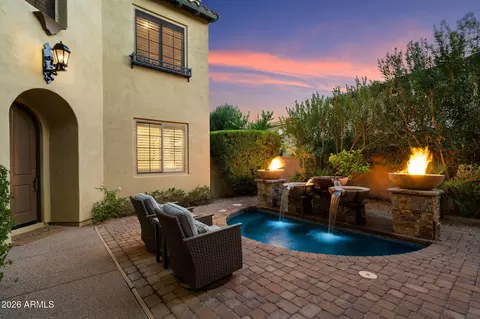 Exterior - 3729 E Robin Ln, Phoenix, AZ 85050 photo 2 of 9