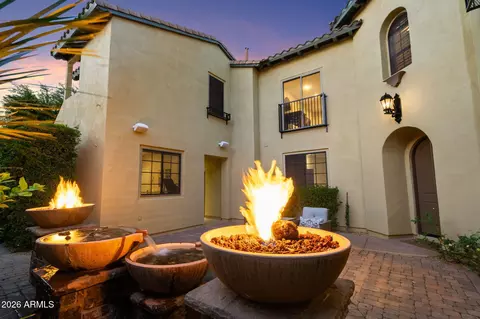Exterior - 3729 E Robin Ln, Phoenix, AZ 85050 photo 5 of 9