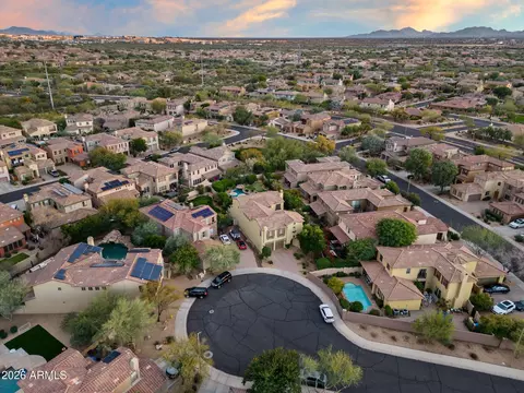 View/Area - 3729 E Robin Ln, Phoenix, AZ 85050 photo 2 of 6