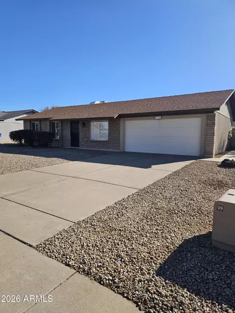 2155 W Wickieup Ln, Phoenix, AZ 85027