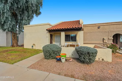 727 S Hartford St #203, Chandler, AZ 85225