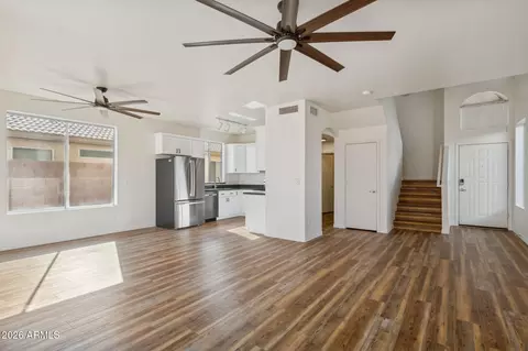 Living - 4034 E Chambers St, Phoenix, AZ 85040 photo 2 of 4