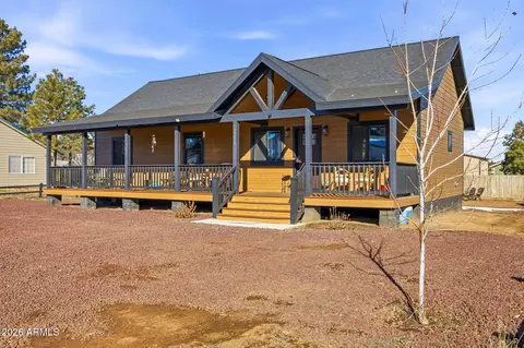 2230 Page Dr, Overgaard, AZ 85933