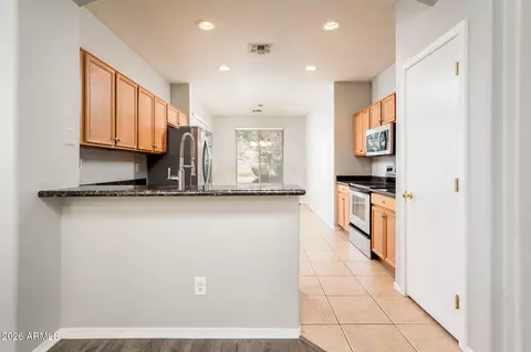 3725 E Woodside Way, Gilbert, AZ 85297 photo 9