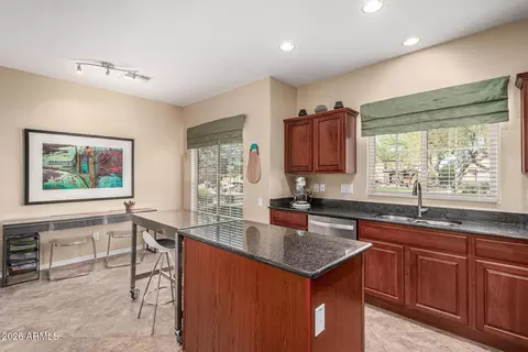 3933 E Cat Balue Dr, Phoenix, AZ 85050 photo 11
