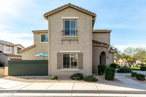 3933 E Cat Balue Dr, Phoenix, AZ 85050 photo 2