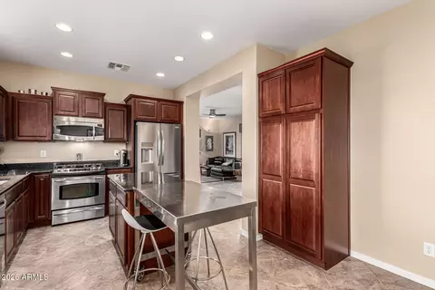 3933 E Cat Balue Dr, Phoenix, AZ 85050 photo 8