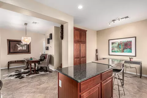 3933 E Cat Balue Dr, Phoenix, AZ 85050 photo 10