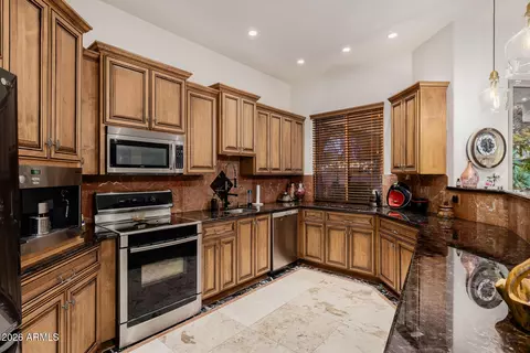 Kitchen - 1128 E Desert Ct, Gilbert, AZ 85234 photo 6 of 7
