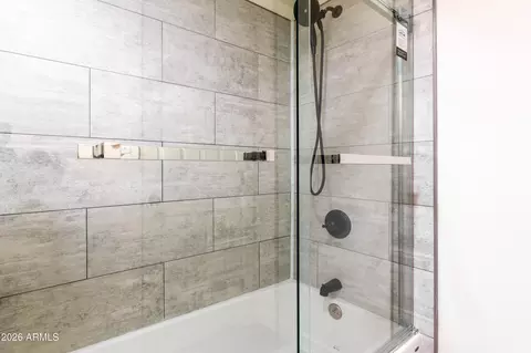 Bath - 648 E Prickly Pear Dr, Globe, AZ 85501 photo 1 of 7