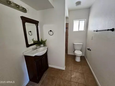 Bath - 2601 E Virginia Ave, Phoenix, AZ 85008 photo 2 of 3